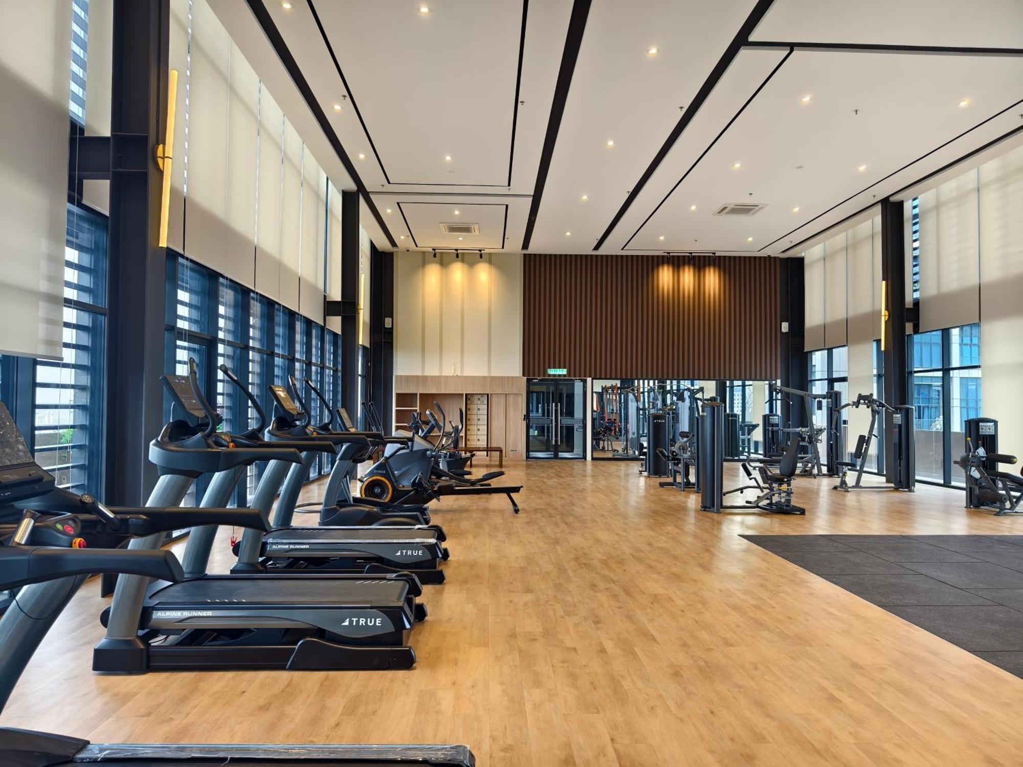 Mossaz Suites Empire City By Starwood Petaling Jaya Exterior foto